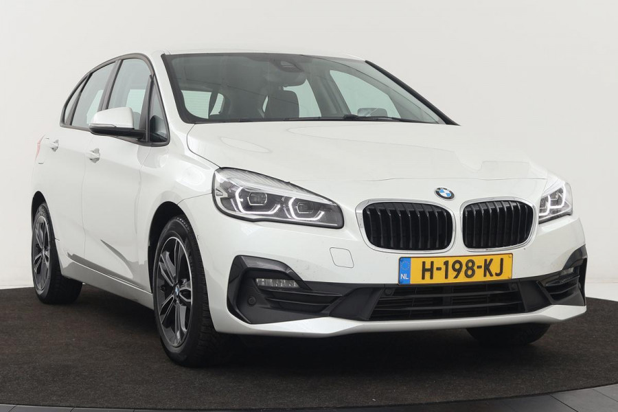 BMW 2 Serie Active Tourer 218i Executive | Sport Line | Head-Up | Full LED | Navigatie | Sportstoelen | Climate control | PDC | Cruise control | Bluetooth