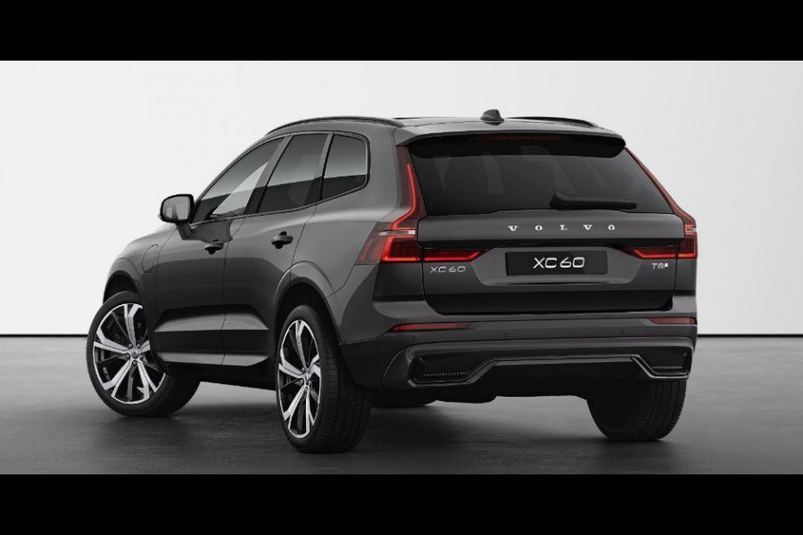 Volvo XC60 T6 350PK Plug-in hybrid AWD Plus Dark / Navigatie / Leder / 360 Camera / Panorama dak / Harman Kardon / Luchtvering / 21'' LM Velgen /