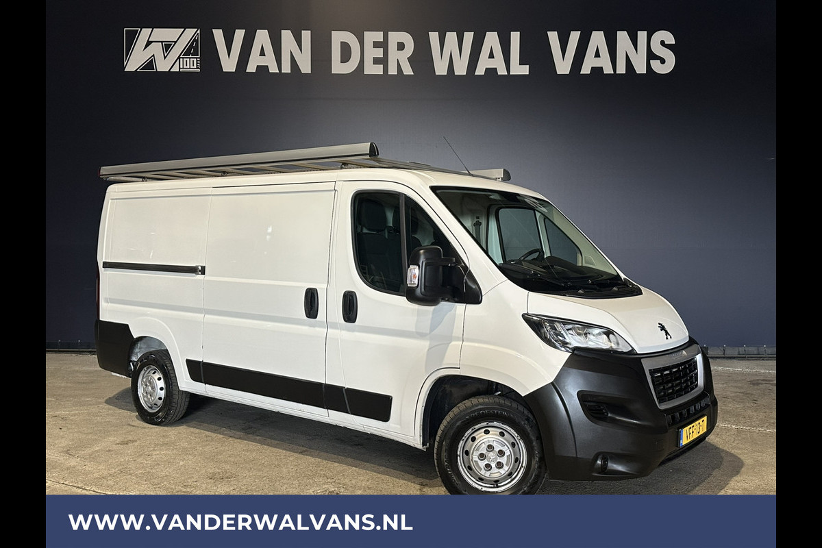 Peugeot Boxer 2.2 BlueHDi 120pk L2H1 Euro6 Airco | 2x zijdeur | Camera | Navigatie | Imperiaal | 2500kg Trekhaak Cruisecontrol, Parkeersensoren, Bijrijdersbank