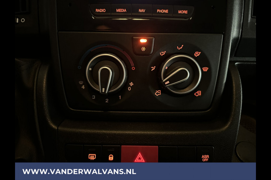 Peugeot Boxer 2.2 BlueHDi 120pk L2H1 Euro6 Airco | 2x zijdeur | Camera | Navigatie | Imperiaal | 2500kg Trekhaak Cruisecontrol, Parkeersensoren, Bijrijdersbank