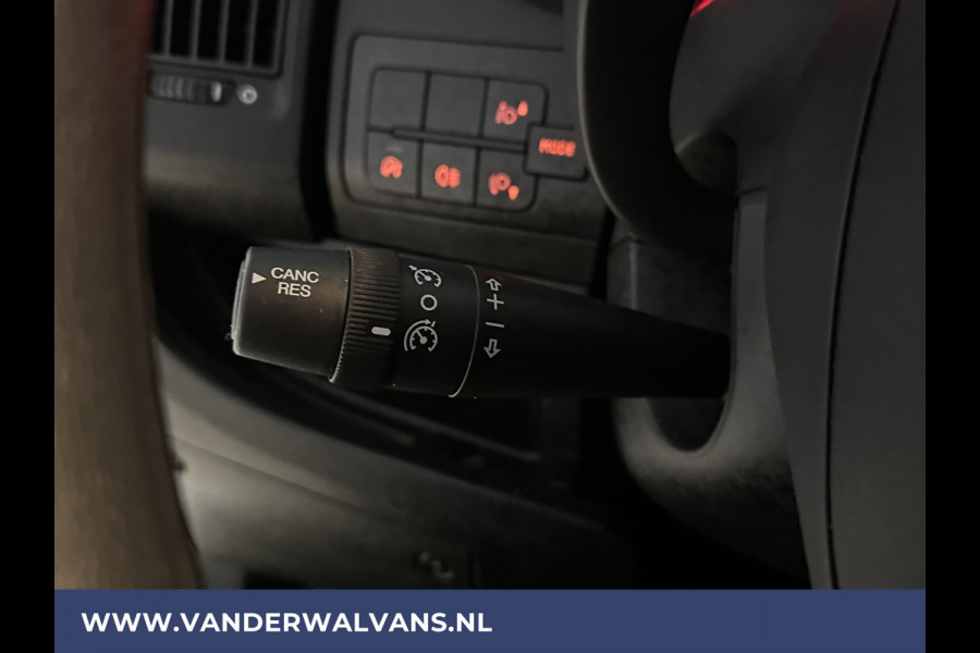 Peugeot Boxer 2.2 BlueHDi 120pk L2H1 Euro6 Airco | 2x zijdeur | Camera | Navigatie | Imperiaal | 2500kg Trekhaak Cruisecontrol, Parkeersensoren, Bijrijdersbank