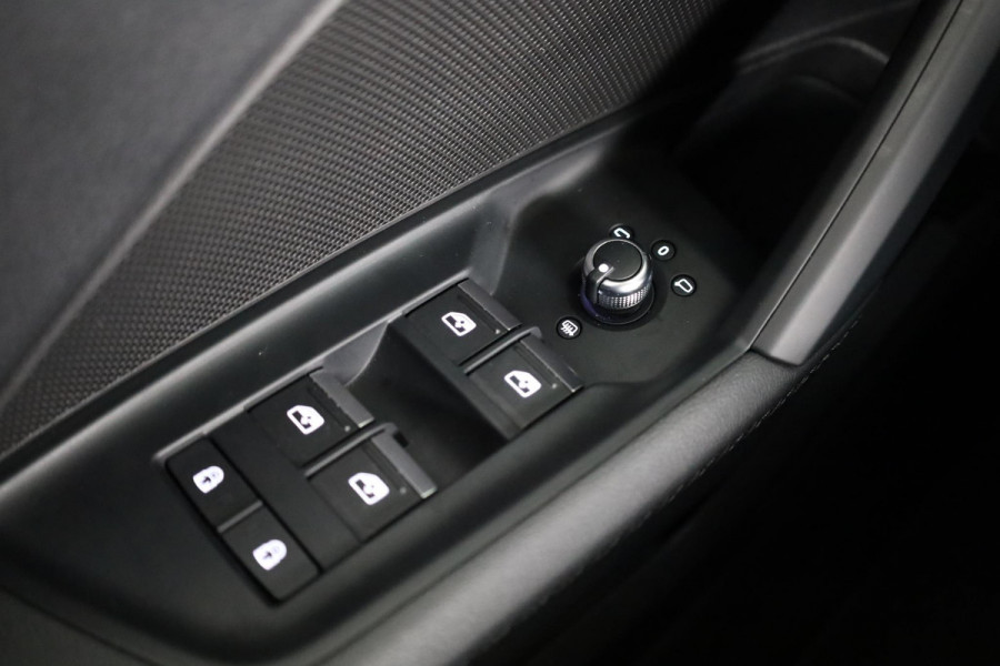 Audi A3 Sportback 30 TFSI S edition 110 pk S-tronic | Verlengde garantie | Navigatie | Parkeersensoren achter | LED koplampen | S-Line |