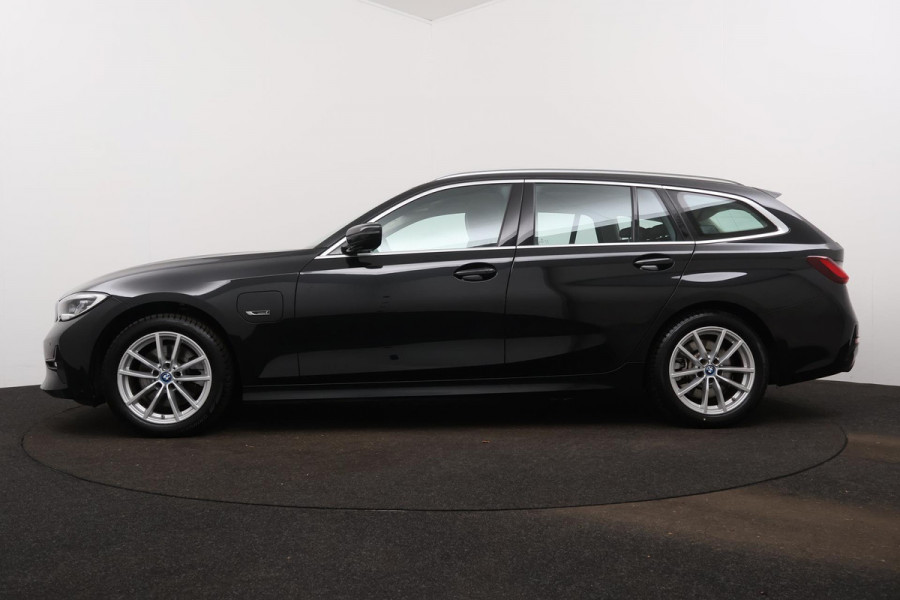 BMW 3 Serie Touring 320e Business Edition Plus(NL-auto, Dealer OnderH, 1e Eig, Navi Pro, StoelV, Leder, Sportstoelen, Etc)