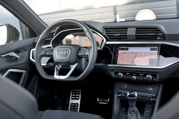 Audi Q3 Sportback 35 TFSI 3x S-line. Pano, ACC, Keyless, Camera, Matrix, 20'', Dodeh, CarPlay!