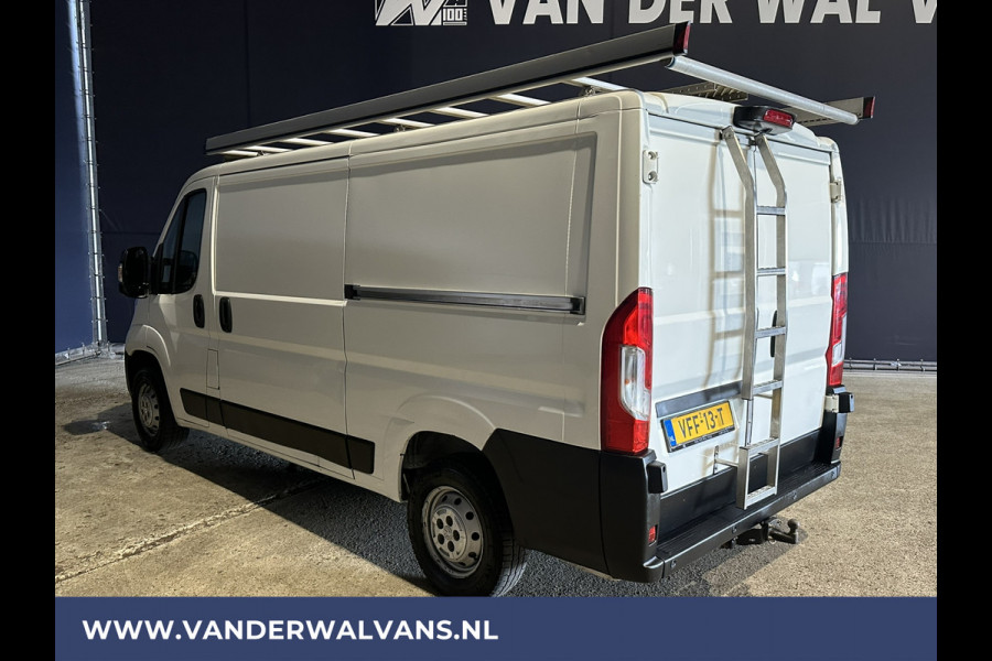 Peugeot Boxer 2.2 BlueHDi 120pk L2H1 Euro6 Airco | 2x zijdeur | Camera | Navigatie | Imperiaal | 2500kg Trekhaak Cruisecontrol, Parkeersensoren, Bijrijdersbank