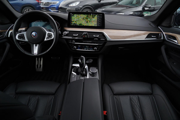 BMW 5 Serie 540i xDrive High Executive | M-pakket | Massage | HuD | Nappa Leder | 360 cam | ACC | Verwarmd stuurwiel | Facelift |