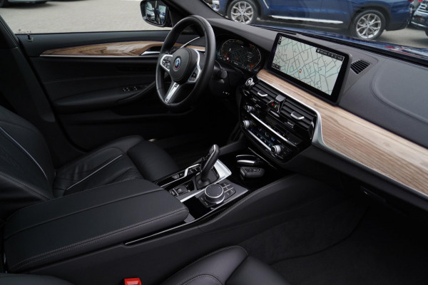 BMW 5 Serie 540i xDrive High Executive | M-pakket | Massage | HuD | Nappa Leder | 360 cam | ACC | Verwarmd stuurwiel | Facelift |