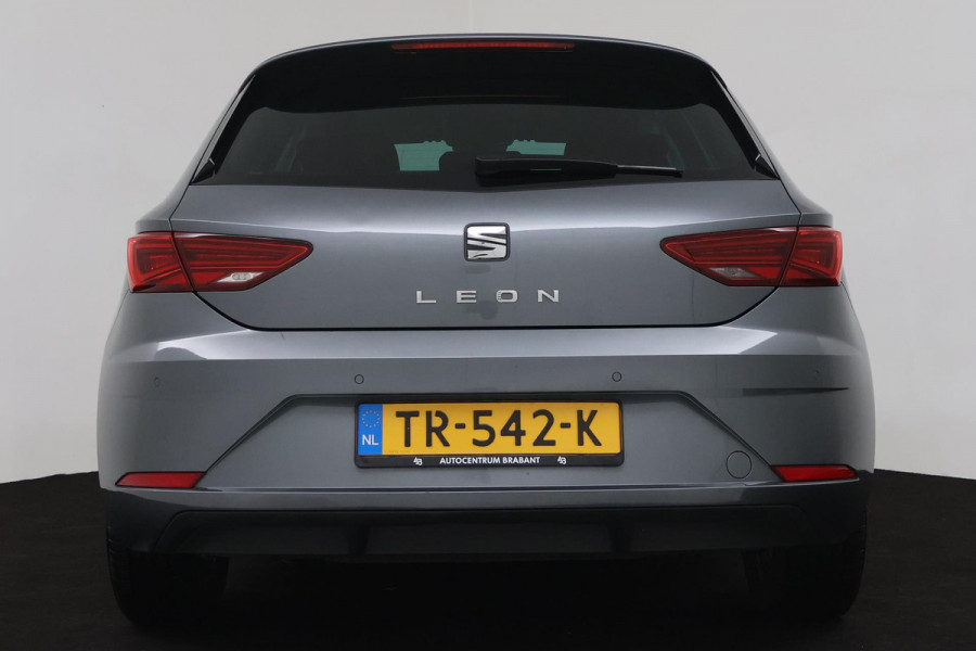 Seat Leon 1.0 EcoTSI Style Business Intense (PARKEERSENSOREN, CRUISE CONTROL, NAVIGATIE, CARPLAY, NL-AUTO, GOED ONDERHOUDEN)