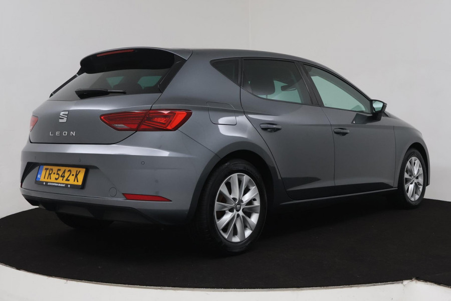 Seat Leon 1.0 EcoTSI Style Business Intense (PARKEERSENSOREN, CRUISE CONTROL, NAVIGATIE, CARPLAY, NL-AUTO, GOED ONDERHOUDEN)