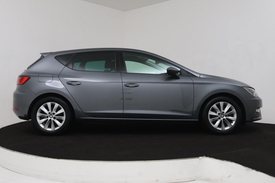 Seat Leon 1.0 EcoTSI Style Business Intense (PARKEERSENSOREN, CRUISE CONTROL, NAVIGATIE, CARPLAY, NL-AUTO, GOED ONDERHOUDEN)