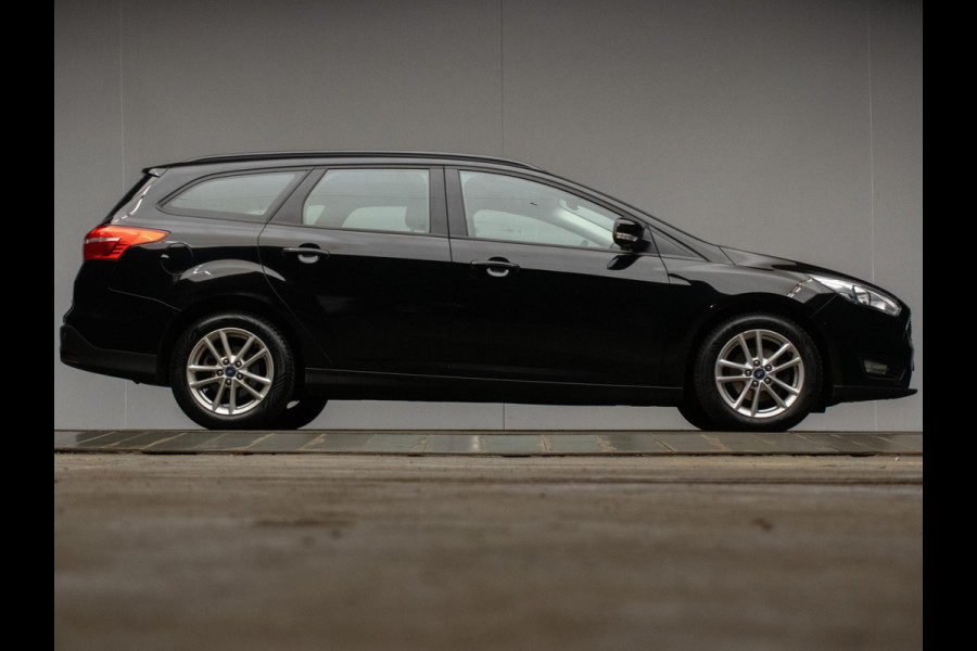 Ford FOCUS Wagon 1.0 Lease Edition Sport (APPLE CARPLAY,NAVI,CRUISE CONTROL,PDC,SPORTSTOELEN,LM VELGEN,NIEUWE APK,NETTE STAAT)