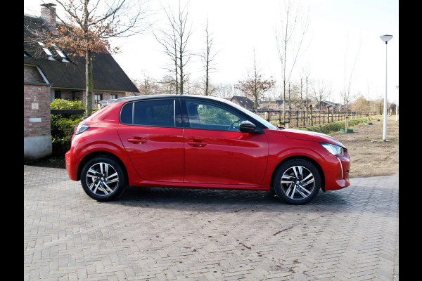 Peugeot 208 1.2 PureTech Blue Lease Allure | Apple Carplay | 100 PK | Two-Tone | Achteruitrijcamera | Navigatie |