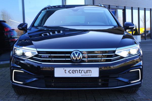 Volkswagen Passat Variant 1.4 TSI PHEV GTE 218 PK Business, Panoramadak, Elek. Trekhaak, Leder, Massage, Camera