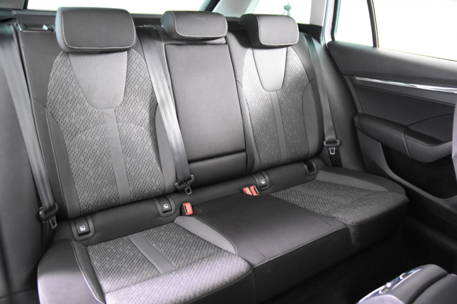 Škoda Octavia Combi DSG *1ste Eigenaar*Navigatie*Stoelverwarming*