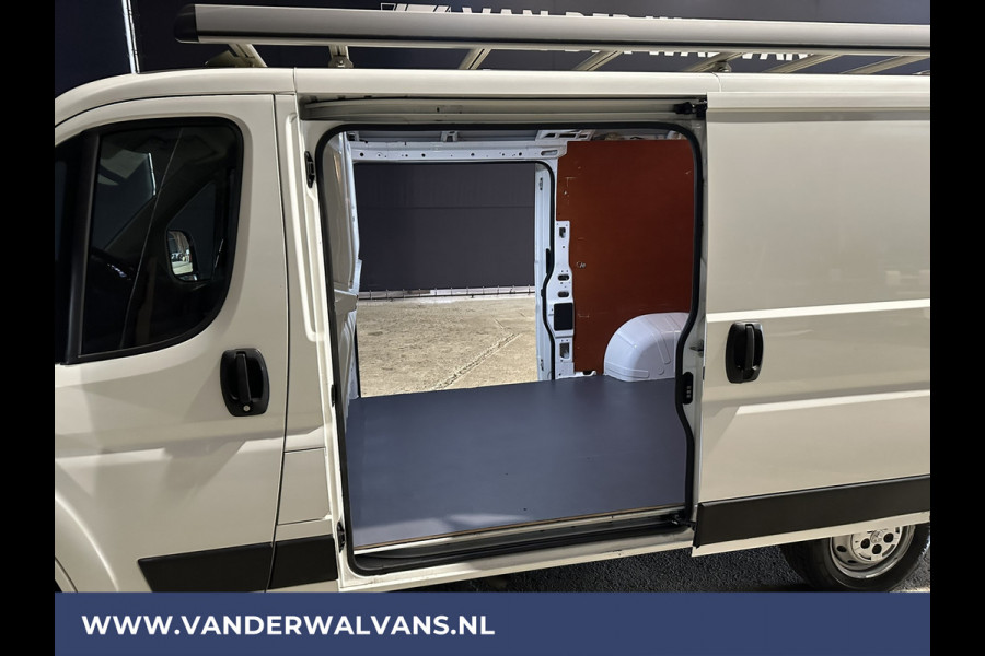 Peugeot Boxer 2.2 BlueHDi 120pk L2H1 Euro6 Airco | 2x zijdeur | Camera | Navigatie | Imperiaal | 2500kg Trekhaak Cruisecontrol, Parkeersensoren, Bijrijdersbank