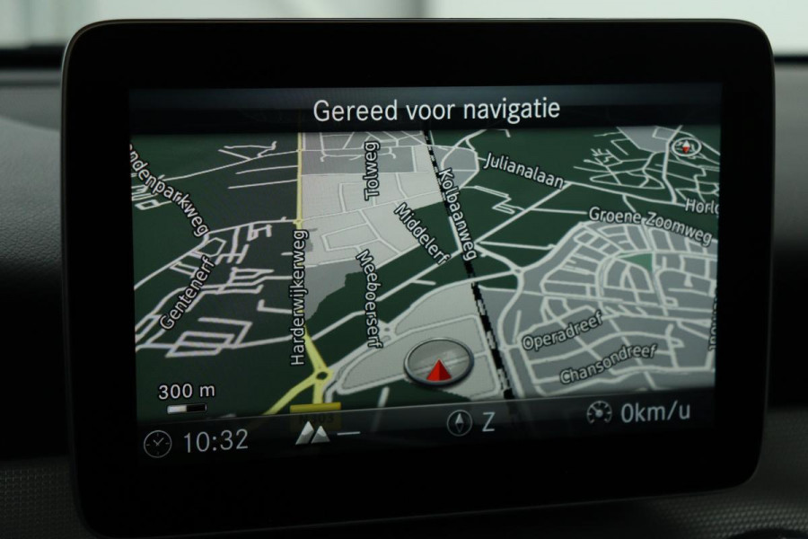 Mercedes-Benz CLA-Klasse Shooting Brake 180 Business Solution | Carplay | Camera | Half leder | Navigatie | Cruise control | Airco | Bluetooth | Sportstoelen