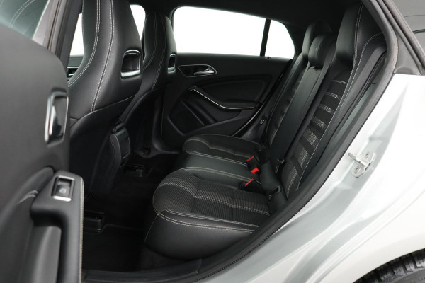Mercedes-Benz CLA-Klasse Shooting Brake 180 Business Solution | Carplay | Camera | Half leder | Navigatie | Cruise control | Airco | Bluetooth | Sportstoelen