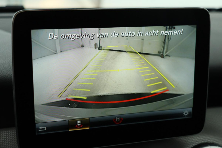 Mercedes-Benz CLA-Klasse Shooting Brake 180 Business Solution | Carplay | Camera | Half leder | Navigatie | Cruise control | Airco | Bluetooth | Sportstoelen