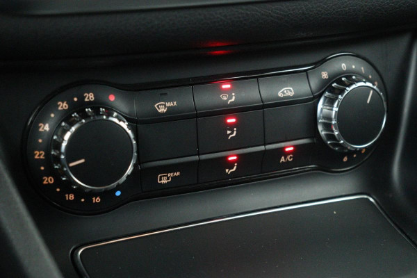Mercedes-Benz CLA-Klasse Shooting Brake 180 Business Solution | Carplay | Camera | Half leder | Navigatie | Cruise control | Airco | Bluetooth | Sportstoelen