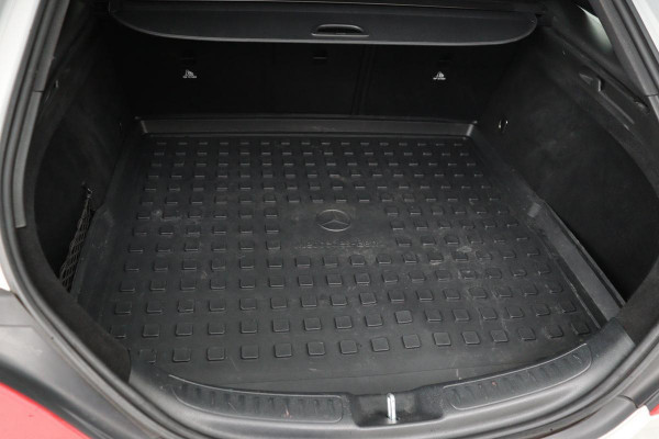 Mercedes-Benz CLA-Klasse Shooting Brake 180 Business Solution | Carplay | Camera | Half leder | Navigatie | Cruise control | Airco | Bluetooth | Sportstoelen