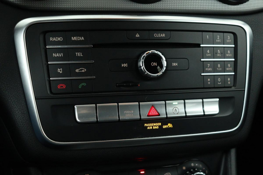 Mercedes-Benz CLA-Klasse Shooting Brake 180 Business Solution | Carplay | Camera | Half leder | Navigatie | Cruise control | Airco | Bluetooth | Sportstoelen