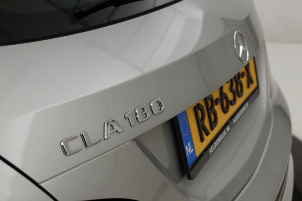 Mercedes-Benz CLA-Klasse Shooting Brake 180 Business Solution | Carplay | Camera | Half leder | Navigatie | Cruise control | Airco | Bluetooth | Sportstoelen