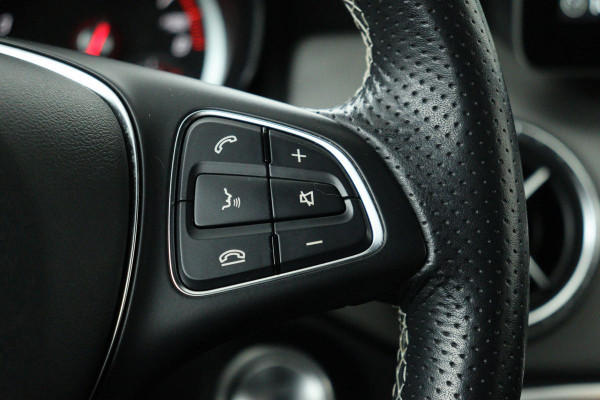 Mercedes-Benz CLA-Klasse Shooting Brake 180 Business Solution | Carplay | Camera | Half leder | Navigatie | Cruise control | Airco | Bluetooth | Sportstoelen
