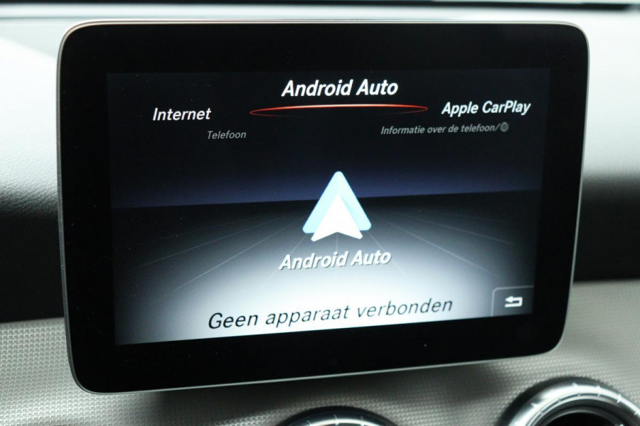 Mercedes-Benz CLA-Klasse Shooting Brake 180 Business Solution | Carplay | Camera | Half leder | Navigatie | Cruise control | Airco | Bluetooth | Sportstoelen