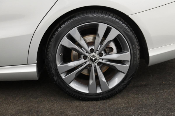 Mercedes-Benz CLA-Klasse Shooting Brake 180 Business Solution | Carplay | Camera | Half leder | Navigatie | Cruise control | Airco | Bluetooth | Sportstoelen