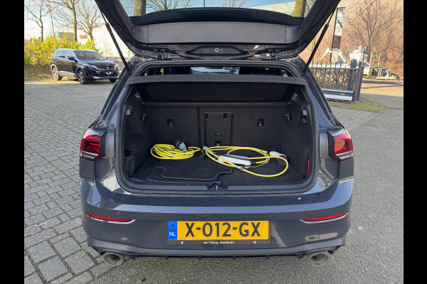 Volkswagen Golf 1.4 eHybrid GTE | ADAP. CRUISE | AKRAPOVIC | RIJKLAAR INCL. 12 MND. BOVAGGARANTIE