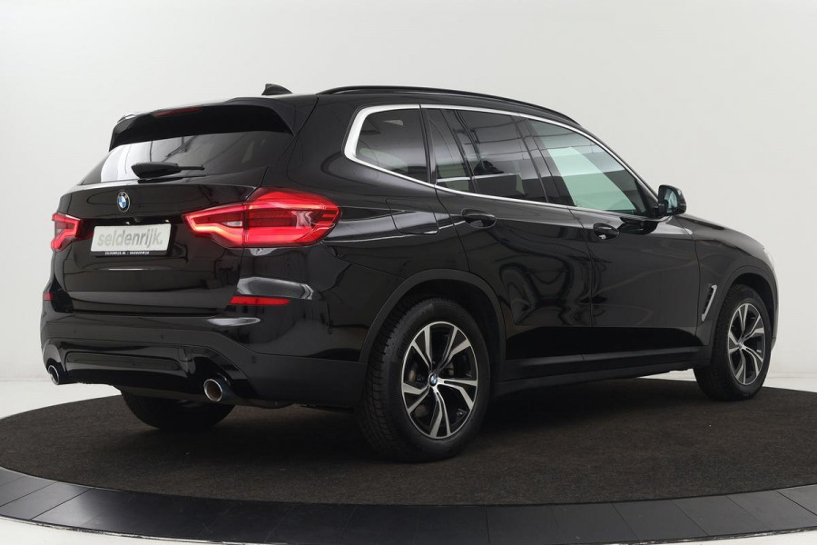 BMW X3 xDrive30e Advantage | Head-Up | Panoramadak | Adaptive cruise | Stoelverwarming | Carplay | Camera | Live Cockpit | Adaptive LED | Sfeerverlichting | Navigatie