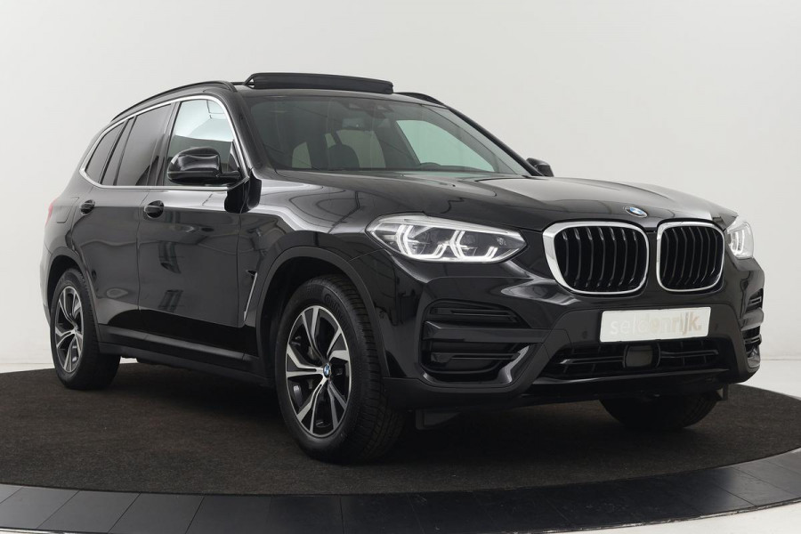 BMW X3 xDrive30e Advantage | Head-Up | Panoramadak | Adaptive cruise | Stoelverwarming | Carplay | Camera | Live Cockpit | Adaptive LED | Sfeerverlichting | Navigatie