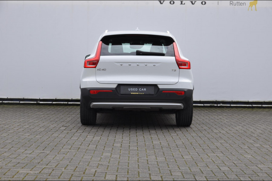 Volvo XC40 T3 163PK Automaat Momentum Pro / Cruise control / BLIS / Parkeersensoren met camera / Leder met textiel interieur / stoelverwarming / Apple carplay / Andriod auto /