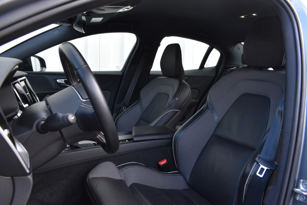 Volvo S60 T4 Automaat R-Design | Adaptieve cruise control | verwarmbare voorstoelen | Park Assist Line |