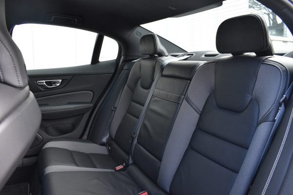 Volvo S60 T4 Automaat R-Design | Adaptieve cruise control | verwarmbare voorstoelen | Park Assist Line |