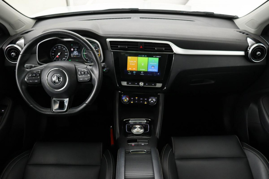 MG ZS EV Luxury 45 kWh | Panoramadak | Leder | Stoelverwarming | Carplay | Adaptive cruise | Camera | Keyless | Full LED | Navigatie