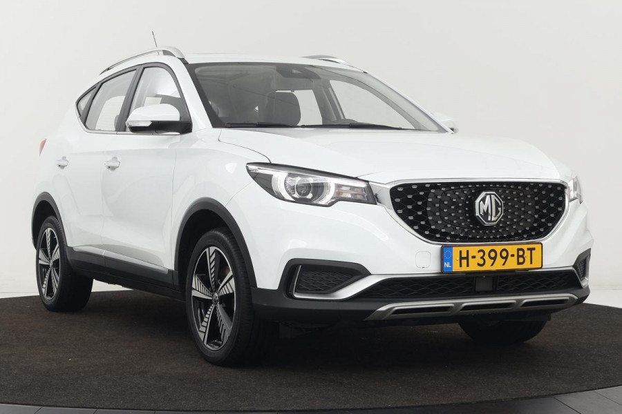 MG ZS EV Luxury 45 kWh | Panoramadak | Leder | Stoelverwarming | Carplay | Adaptive cruise | Camera | Keyless | Full LED | Navigatie