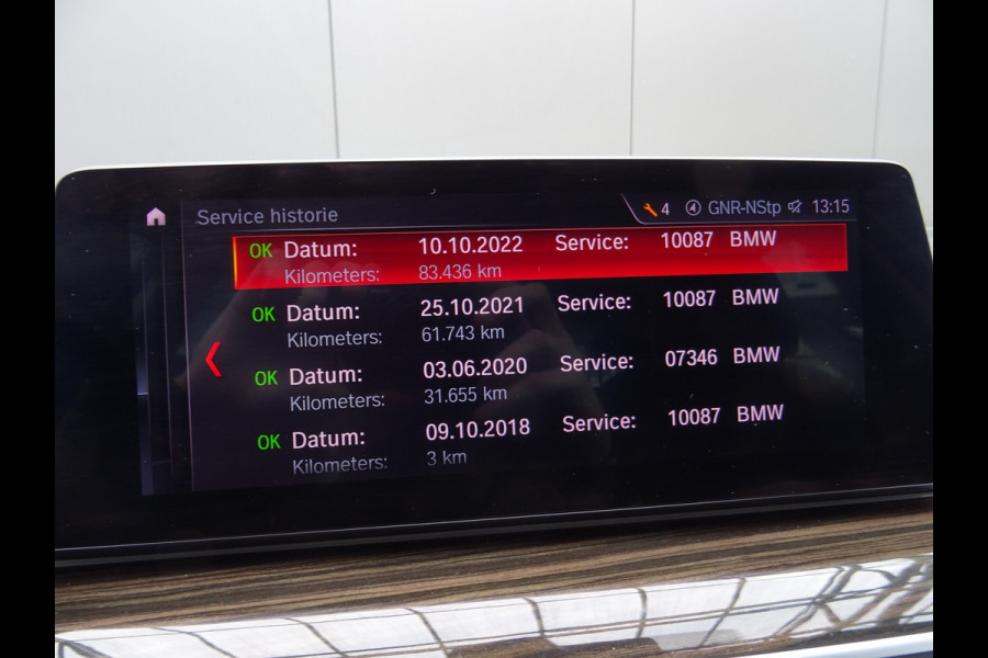 BMW 5 Serie Touring 530i High Executive * LED * GR NAVI * LEER !!