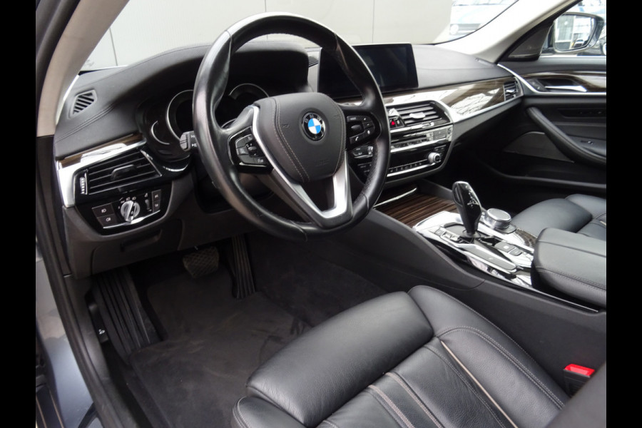 BMW 5 Serie Touring 530i High Executive * LED * GR NAVI * LEER !!