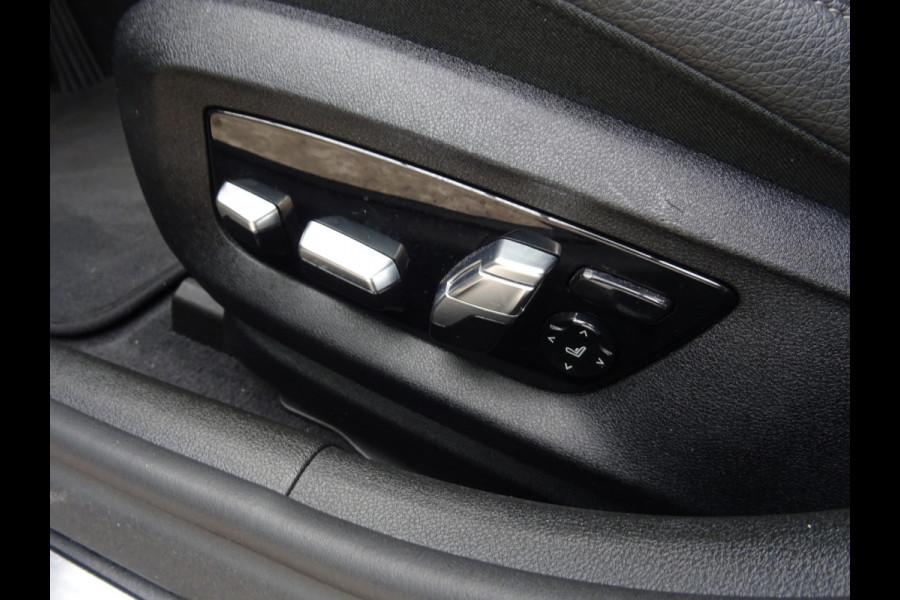 BMW 5 Serie Touring 530i High Executive * LED * GR NAVI * LEER !!