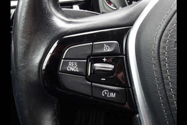 BMW 5 Serie Touring 530i High Executive * LED * GR NAVI * LEER !!