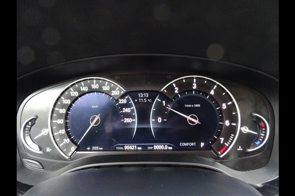 BMW 5 Serie Touring 530i High Executive * LED * GR NAVI * LEER !!