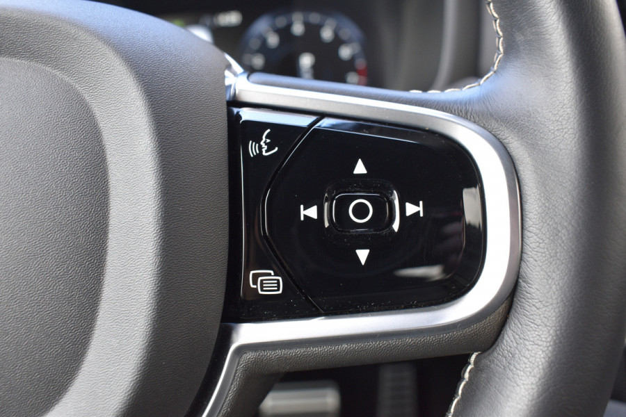 Volvo S60 T4 Automaat R-Design | Adaptieve cruise control | verwarmbare voorstoelen | Park Assist Line |
