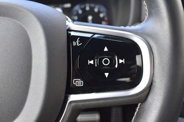 Volvo S60 T4 Automaat R-Design | Adaptieve cruise control | verwarmbare voorstoelen | Park Assist Line |