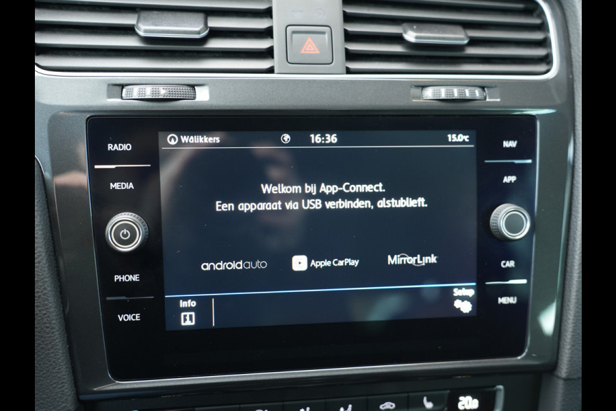 Volkswagen GOLF Variant 1.5 TSI Comfortline Business | Navigatie | Climate Control | Stoelverwarming