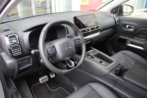 Citroën C5 Aircross 1.2 136PK AUTOMAAT Hybrid ë-SERIES | ELEKTRISCH BEDIENBARE BESTUURDERSSTOEL | APPLE CARPLAY/ANDROID AUTO | NAVIGATIE | FULL LED KOPLAMPEN | CLIMATE CONTROL | DAB+ RADIO | 19" LICHTMETALEN VELGEN | KEYLESS ENTRY/START | DODEHOEK DETECTIE | ADAPTIVE CRUISE CONTROL | STOEL VERWARMING | ACHTERUITRIJ CAMERA | PARKEERSENSOREN VOOR EN ACHTER |