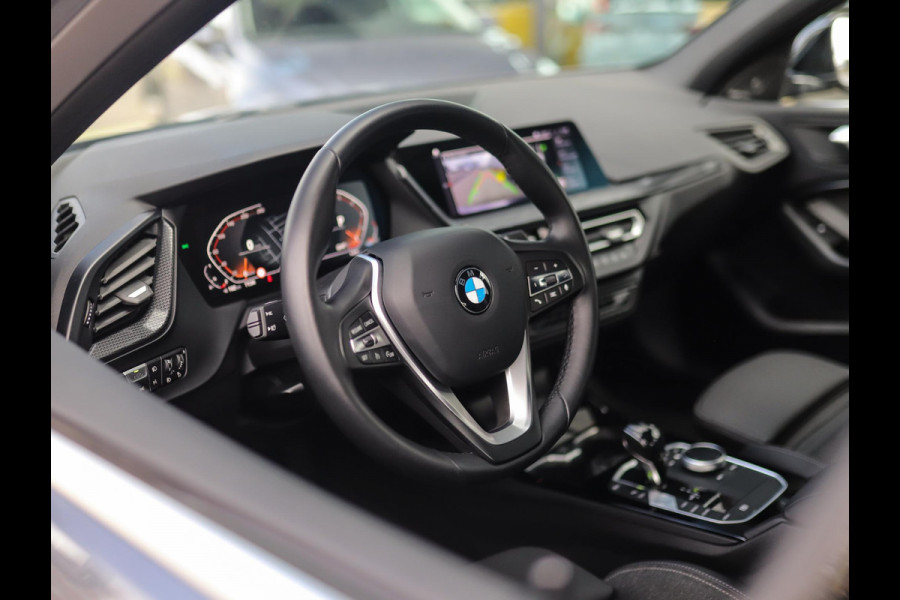 BMW 1-serie 118i Executive Edition | Sfeerverlichting | Camera | Harman/Kardon |  Virtual Cockpit | Stoelverw.