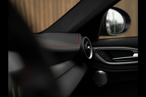 Alfa Romeo Giulia 2.0T 280pk Q4 Competizione | MY24 | Pano-dak | Harman/Kardon