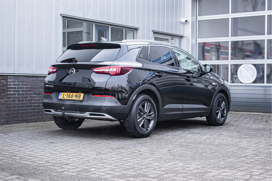 Opel Grandland X 1.2 Turbo Business Executive