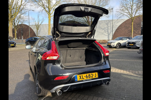 Volvo V40 1.5 T3 Polar+ Sport ORIG. NL. NAP KM. | PANO | CAMERA | RIJKLAAR INCL. 12 MND. BOVAGGARANTIE